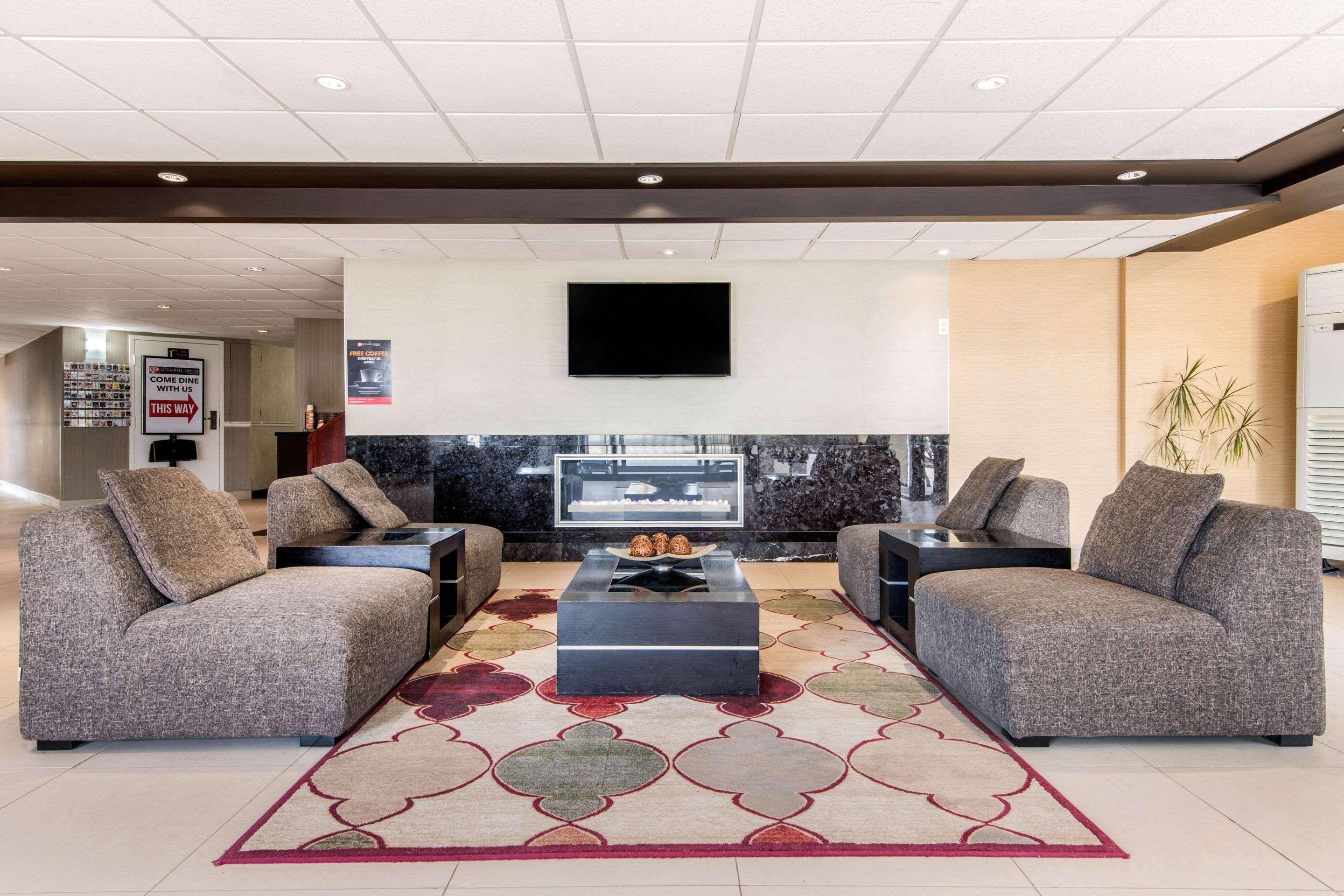Comfort Inn Airport West Миссиссага Экстерьер фото